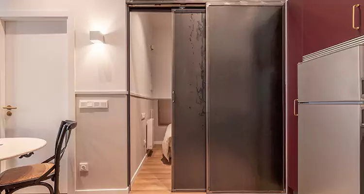 We Fix Closet Sliding Door in The Acreage, FL